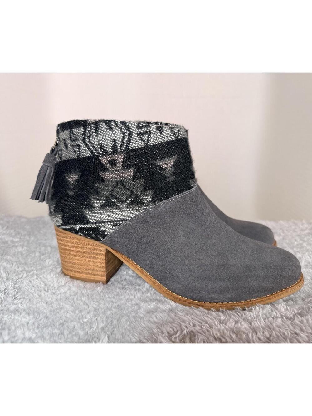 Toms Leila Gray Suede Ankle Booties Aztec Tribal Wool Block Heel Size 8.5